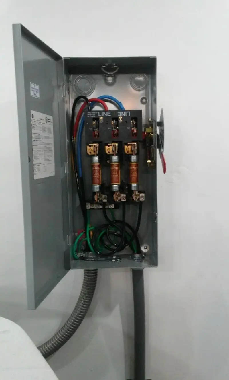 Three-phase disconnect switch installed for Electrical Wiring & Rewiring in Tuscumbia